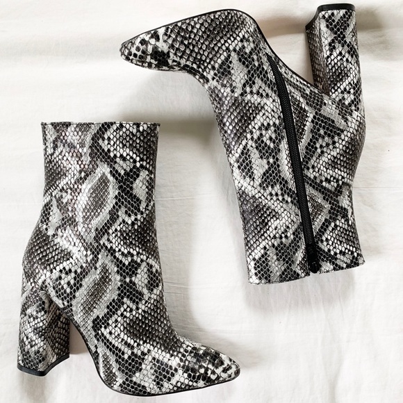 Snake High Point Ankle Boot - Size 8 - Picture 2 of 6